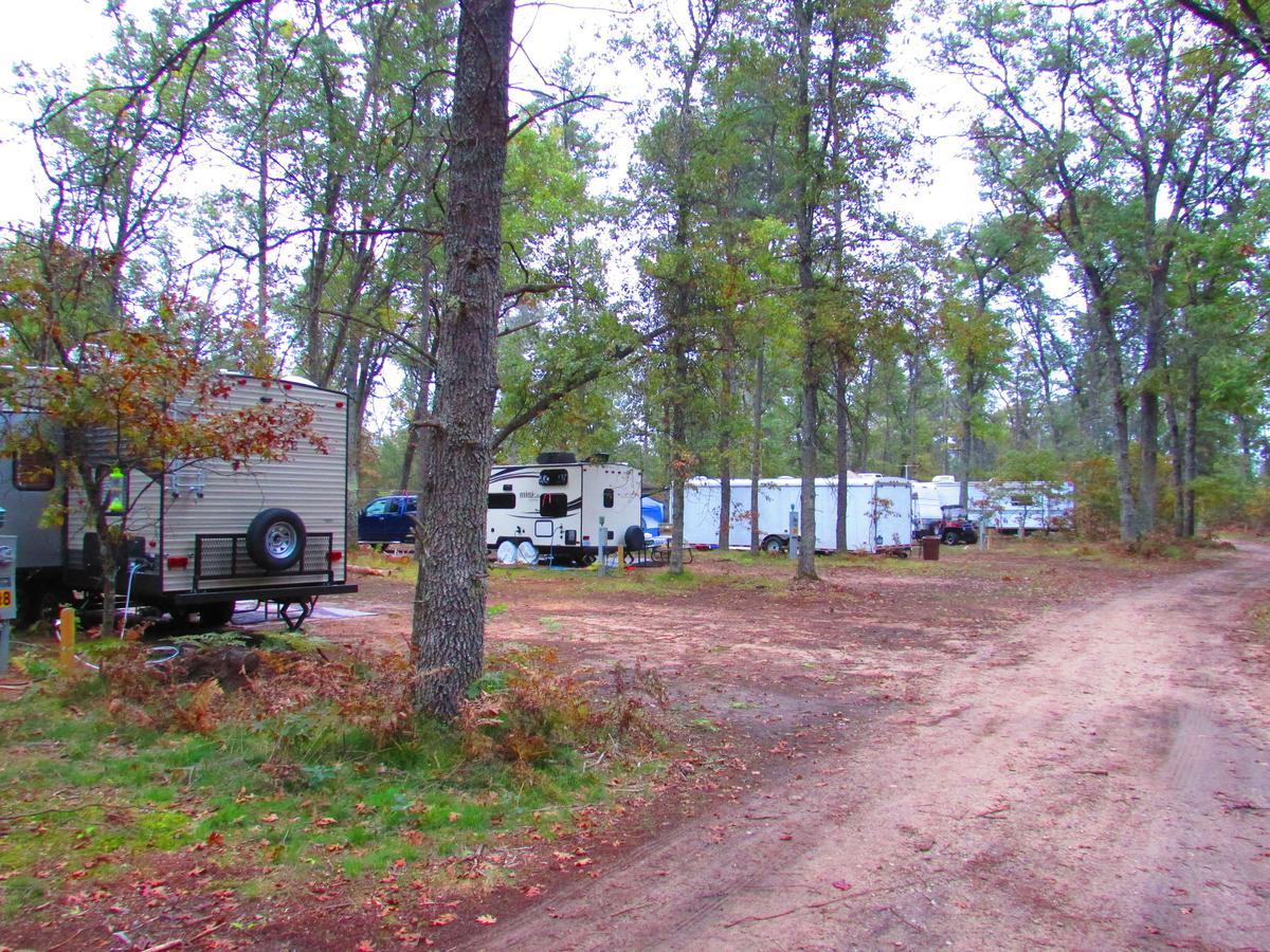 Best Bear Lodge & Campground Irons Exterior foto